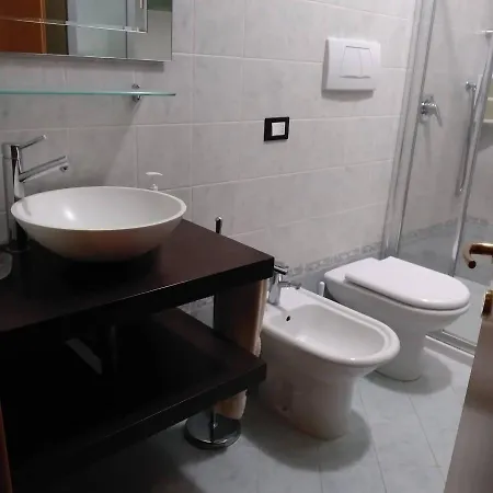 Small With Terrace Appartement